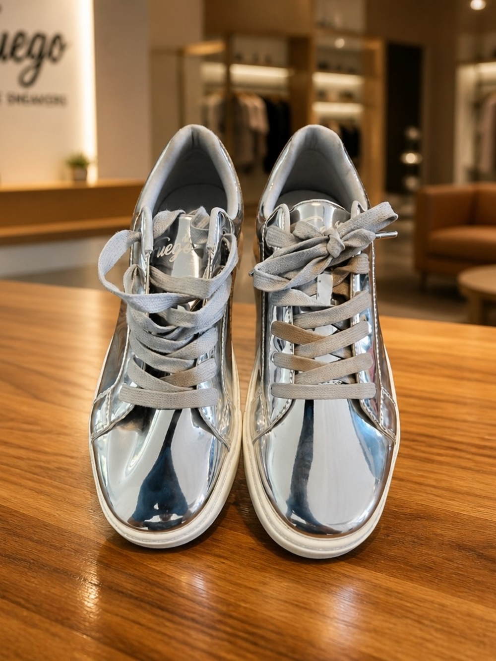 Fuego Unisex Silver Dance Low Top Sneakers Size Mens 7.5 Women's 8.5